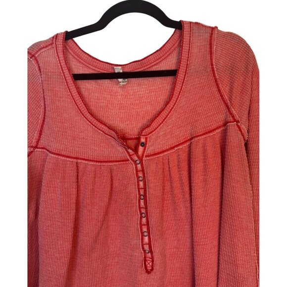 2/$30 We The Free By Free People Medium Red/Coral Kai Henley Top Hi Low - Picture 8 of 16